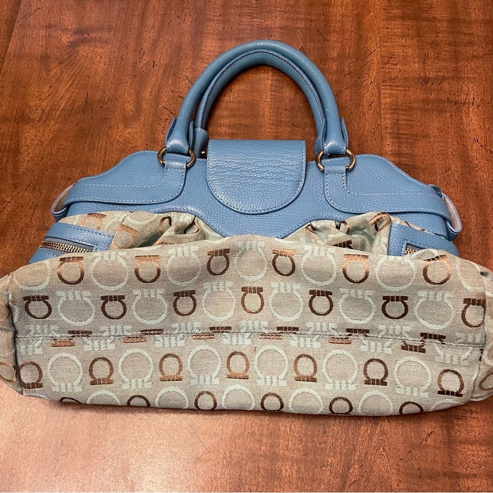 Vintage Salvatore Ferragamo Leather Shoulder Bag - Picture 5 of 12